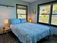 Lake House Cottage w/ Breathtaking Views!