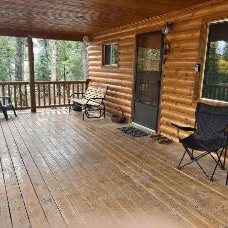 Cozy Cedar Mountain Cabin near lakes and National Parks