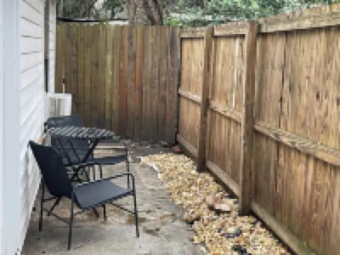 Cozy cottage in Hattiesburg with AC, WiFi