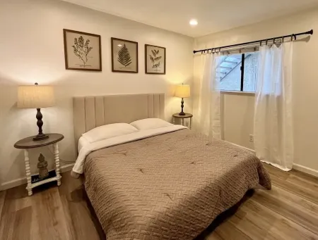 Beachfront Paradise 10 steps from the Beach. Heated Pool, Spa, Sauna. No fees