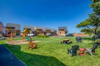 Oceanfront Views and Cozy Ambiance - Exquisite Beach House Retreat Hotels in Neskowin