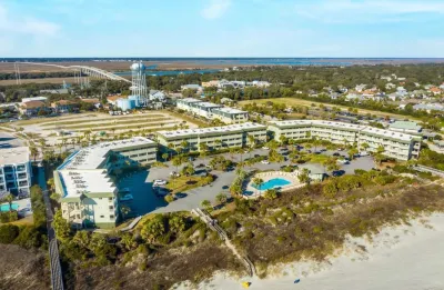 Ocean Views and Community Pool with Pier Access - Gorgeous Coastal Retreat Hotels in Isle of Palms