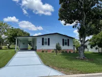 Enclosed Lanai and Golf Course Access - Charming Florida Retreat