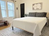 Lincoln 1 - Relax by Lake Michigan, beach, just a quick drive away, fenced yard,