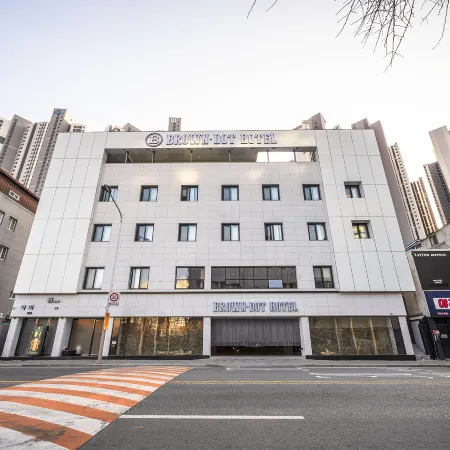 Daegu Station Brown Dot Daegu Citizen Sports Center Отели рядом с достопримечательностью «Рынок «Сомун»»