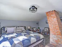 Enjoy this Private & Centrally Located 2 bed/2 bath Loft Hotels in Ouray