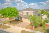 Stunning Retreat - Pool, Theme Parks, Modern Comforts Hotels in Davenport