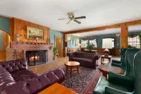 Days Inn by Wyndham Kill Devil Hills Oceanfront - Wilbur Hotels in Kill Devil Hills
