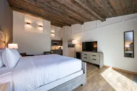 Beautiful Lakeview and Luxurious Amenities - Serene Executive Retreat Hotels in Garrett County