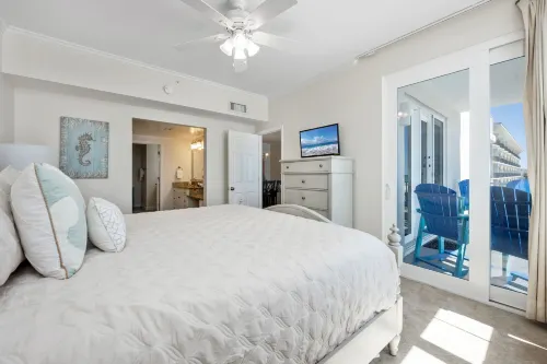 Private Corner Balcony and Gulf Views - Stunning Waterfront Haven