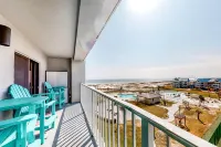 Condo with WiFi, pools, hot tub, tennis courts & on-site gym Hotels in Baldwin County