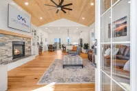 Stunning Outdoor Oasis with Hot Tub and Fire Pit - Inviting Mountain Escape