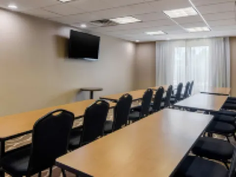 Comfort Suites Speedway - Kansas City Hotels in Kansas City