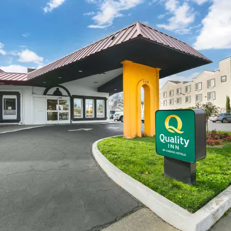 Quality Inn & Suites