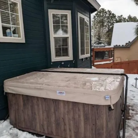 Pine Haven: Hot Tub, Games, Gym, Family Friendly