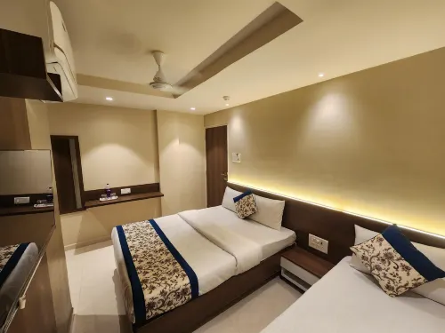 Hotel Yatri Inn Отели в г. Улхаснагар