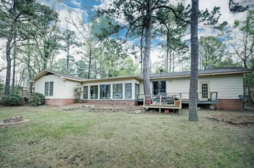 4Br City Retreat w/ Fire Pit, BBQ & Free Parking Hotels in Jackson