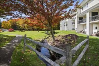 Ski-in/Ski-Out Access and Outdoor Amenities - Stunning Ski Retreat Hotels in Cambridge