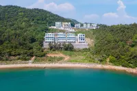 Yeosu Oasis Poolvilla