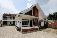 RedDoorz Near Moro Mall Purwokerto