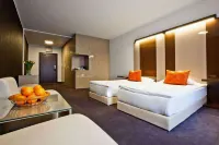 Platinum Apartments Aparthotel - bar