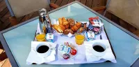 Hotel Le Tilbury - breakfast
