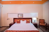 Falcon Heights Hotel Hotel di Central