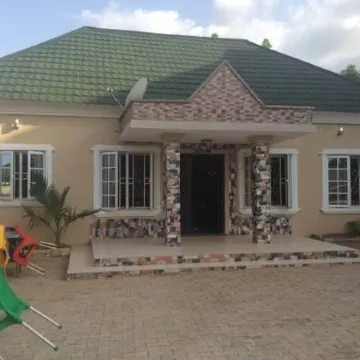 Santarosa Suites & Bar