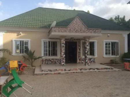 Santarosa Suites & Bar