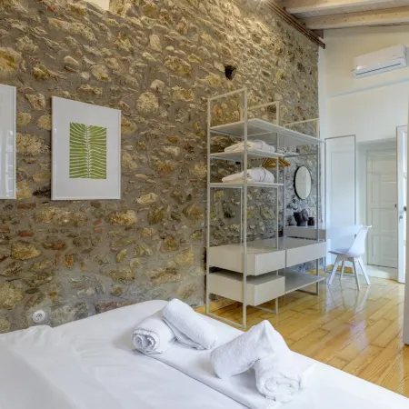 Incomparable Plaka's Luxury Apt Private Pool
