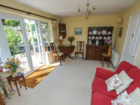 London Road Guest Accommodation Hotels in Chippenham