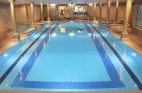 Thornton Hall Hotel & Spa - Pools