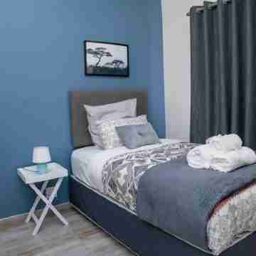 Chic Modern House on Neasden - 2085 Rooms