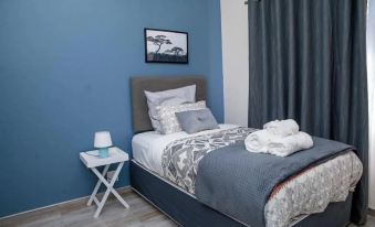 Chic Modern House on Neasden - 2085