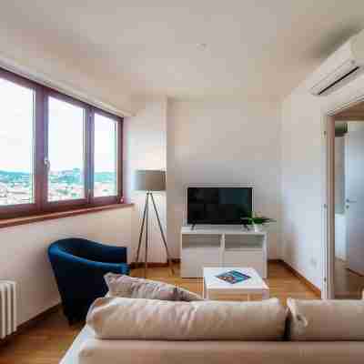 Bird's Eye View - by Myhomeincomo Rooms