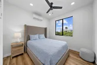 Rooftop Home with Ocean View & Private Parking - Balcony