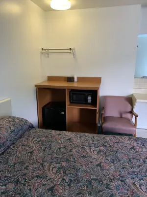 Boone Trail Inn Hotels in Pineville