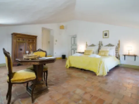 Castello di Serragiumenta Hotel a Altomonte