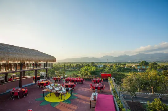 Pratama Hotel and Convention