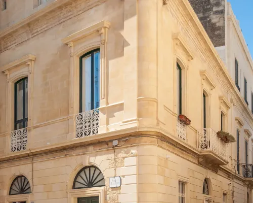 Il Garbino Suite and Apartment Hotels near Teatro Apollo