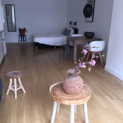Appartementen Zeespiegel Отели рядом с достопримечательностью «Пляж Зандворт»