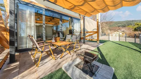 Gapyeong High Mong Glamping & Camping Отели рядом с достопримечательностью «Garden of Morning Calm»