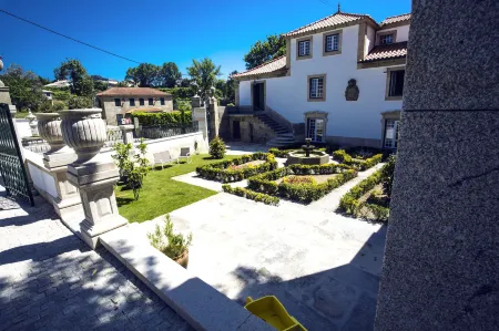 Lavandeira Douro Nature & Wellness Отели в г. Анседе