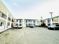Casa Blanca Hotel & Suites Orange - parking