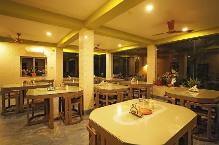Resort Neel Nirjan !! Best Family Couple Friendly Family Resort!!