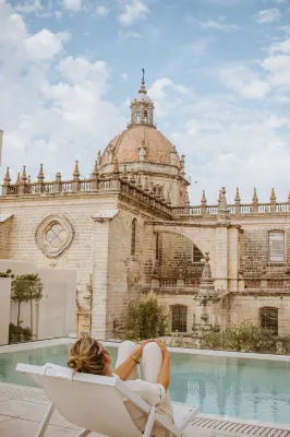 Hotel Bodega Tio Pepe Các khách sạn gần La granja futbol 11