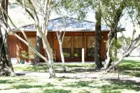 Live Oaks Bed and Breakfast Hotel a Uvalde