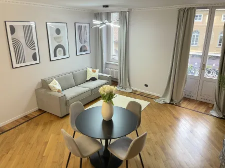 Best View Boutique Apartments Отели рядом с достопримечательностью «Orto botanico Lorenzo Rota»