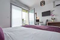 호텔 리베라 캉 콜롱벨르 몽테빌레 호텔