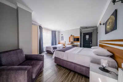 Lopera Beach Hotel